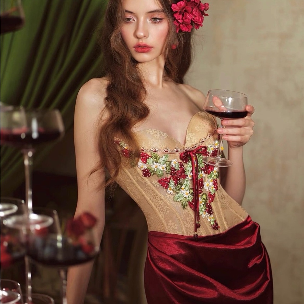 NWT Lacemade Strawberry Pinot Noir